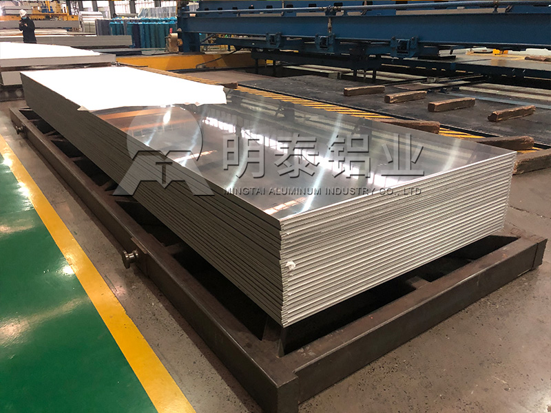 明泰汽車前后蓋用5182鋁板，是汽車用鋁優(yōu)選廠家